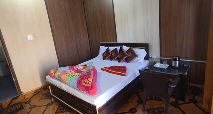 ASWAL DELUXE Room Type - Standard Room