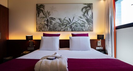 Mercure Perpignan Centre Room Type - Upper room with 1 double bed and 1 sofa, duplex