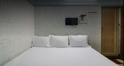Sree Krishna Guest House Room Type - Deluxe Ac Room