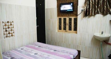 Vinayaka Lodge Room Type - AC Double AC Geyser wont be working while Power cut