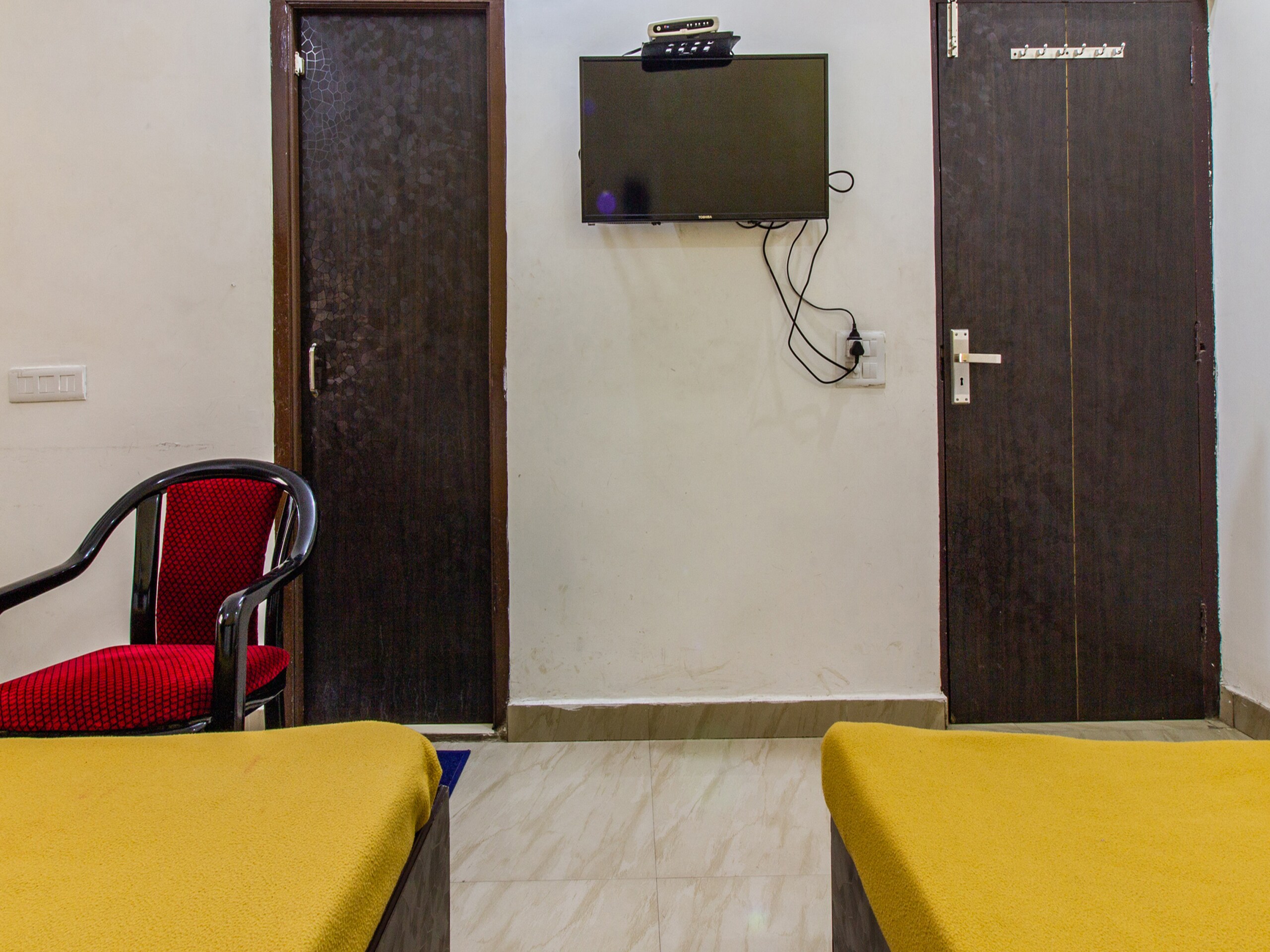 Sharmas B&B | 50 steps to Golden Temple - Tap to explore photos