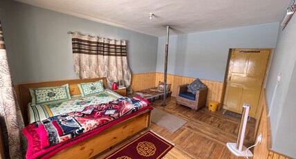Juniper Home Kaza by Mountain Bee Room Type - Premium Room
