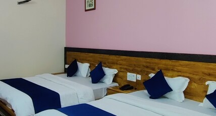 Hotel Mahishmati Palace Room Type - Non- AC Superior Family Room
