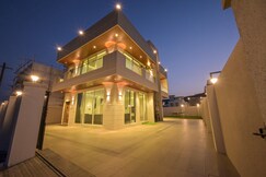 4 BHK Fortune Villa 1 w Private Pool By Jalanta Stays