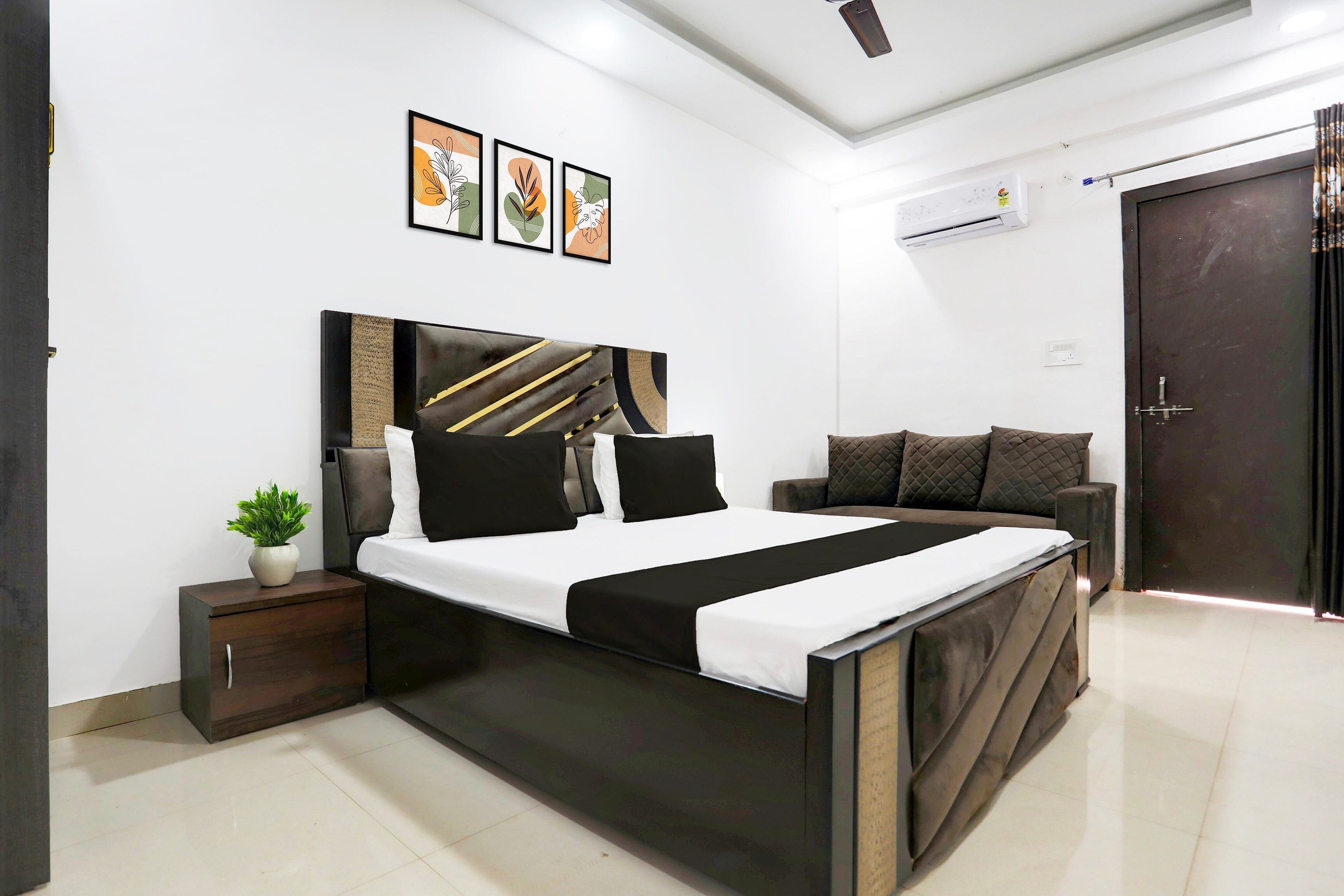 Hotel O NAGESHWAR GRAND HOTEL - Tap to explore photos