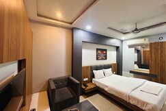 Hotel Jay Deluxe