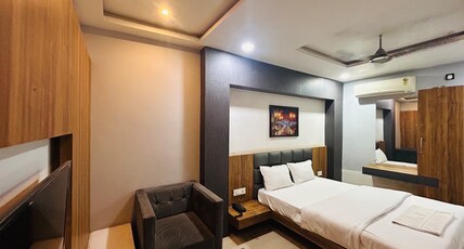 Hotel Jay Deluxe Room Type - Deluxe Room