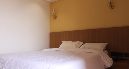 Buta Inn and Resorts Room Type - Superior Queen Room