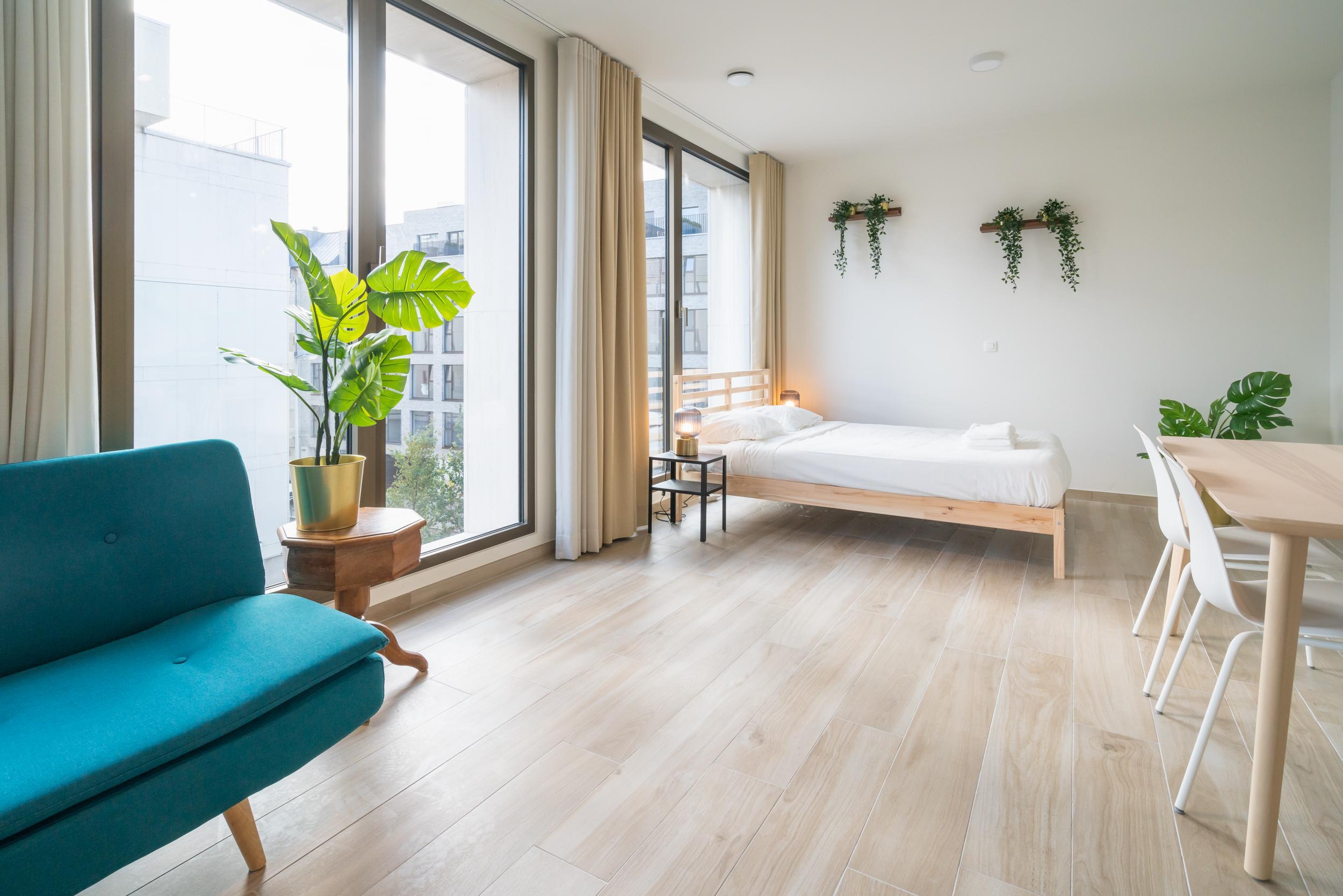 Lively City Base for 8 in Antwerp - Tap to explore photos