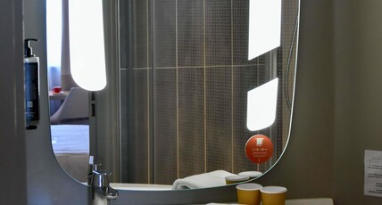 ibis Sens Hotel Room Type - Standard room with 2 single beds