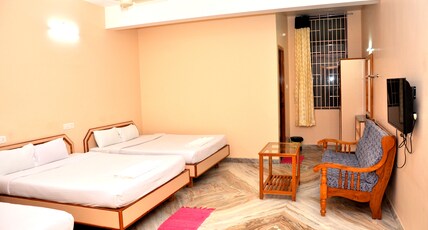 Hotel Saravana Grand Room Type - Standard Double Suite Non AC