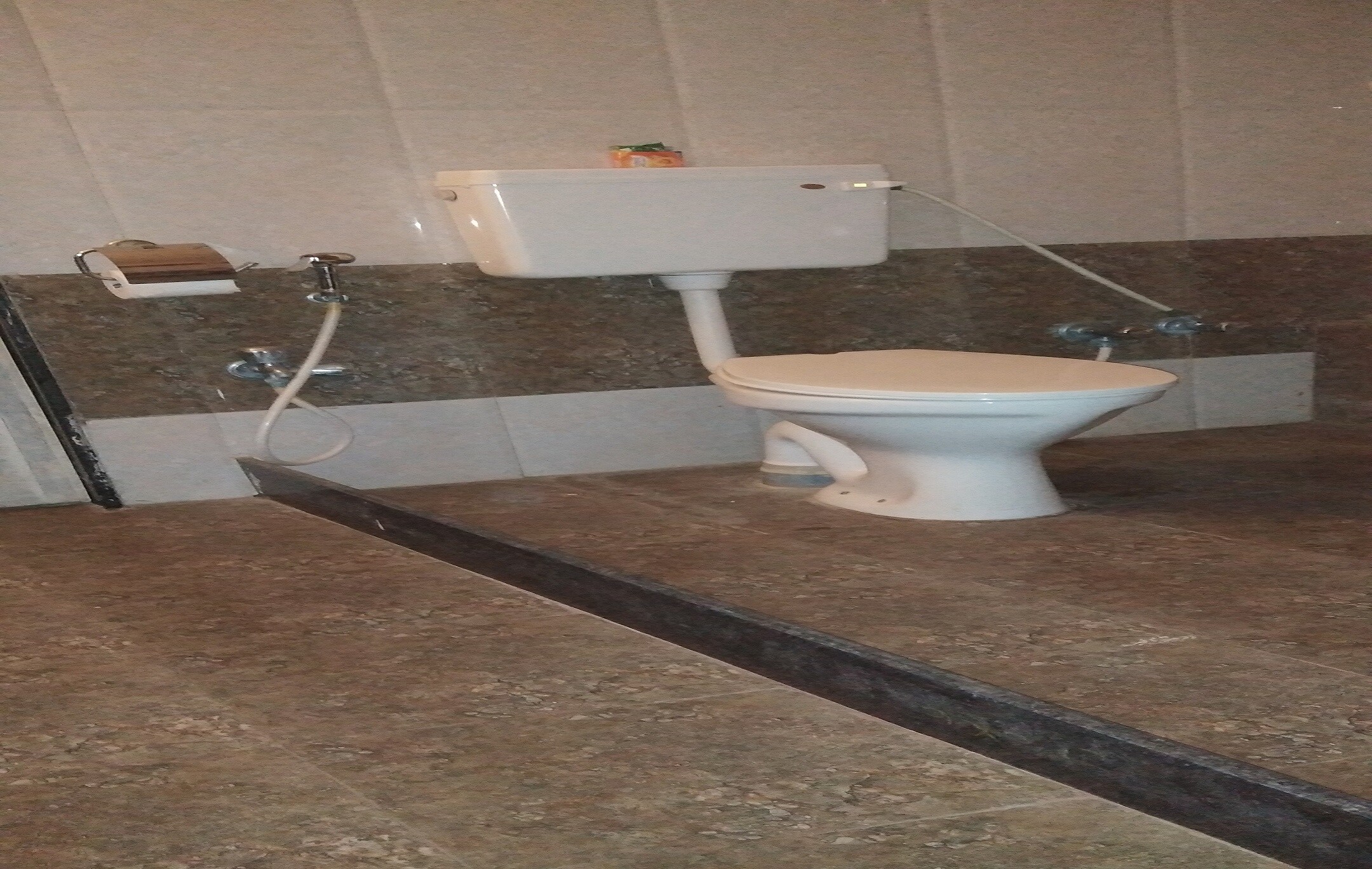 Hotel Z Plus - Tap to explore photos