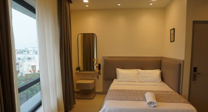 PARK MERIDIAN Room Type - Luxury Rooms