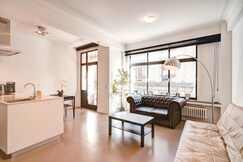 Address of 2-bedroom apartment for 9 in Antwerp