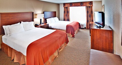 Holiday Inn Express Hotel & Suites Dubuque Room Type - 2 Queen Standard