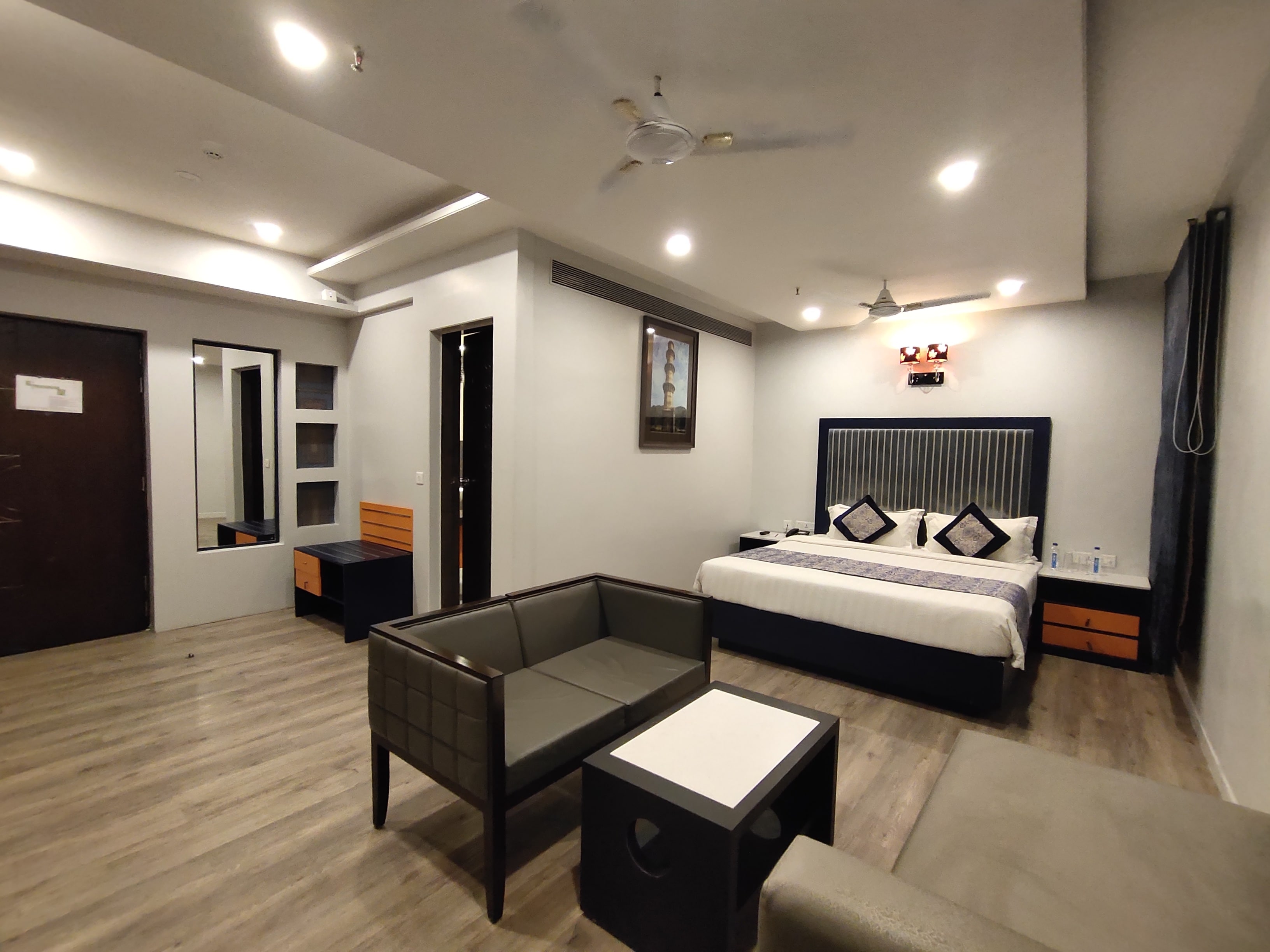 Regenta Inn Vadodara - Tap to explore photos