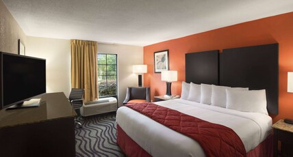 Days Inn by Wyndham Rome Downtown Room Type - 1 King Bed, Non-Smoking