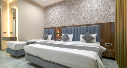 HOTEL MIRACLE Room Type - Superior Triple Bed