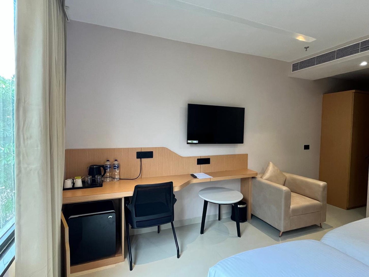 Nirvana Nest - Corporate Stay, Gomti Nagar, Lucknow - Tap to explore photos