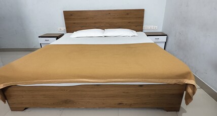 Massresidency  Room Type - Bedroom 102