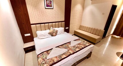 Hotel Sanskar Upvan Room Type - Deluxe Room