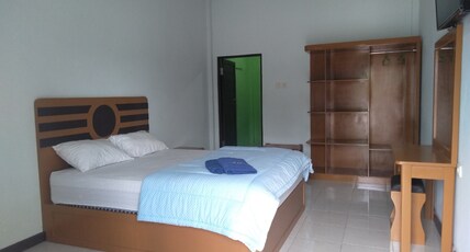 Hotel O Losmen Arkansas Syariah Room Type - SPOT ON Double