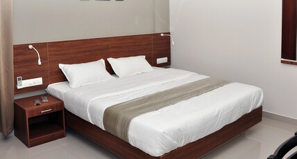 hotel mayo Room Type - Deluxe Room