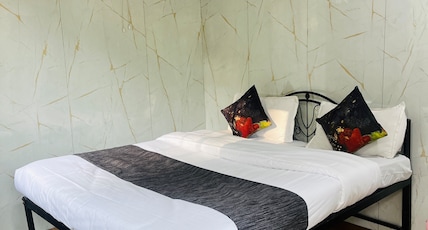 Abu hills Room Type - Standard AC room