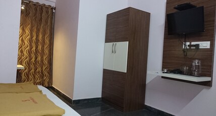 Sapphire Inn Room Type - Deluxe Double Room with AC