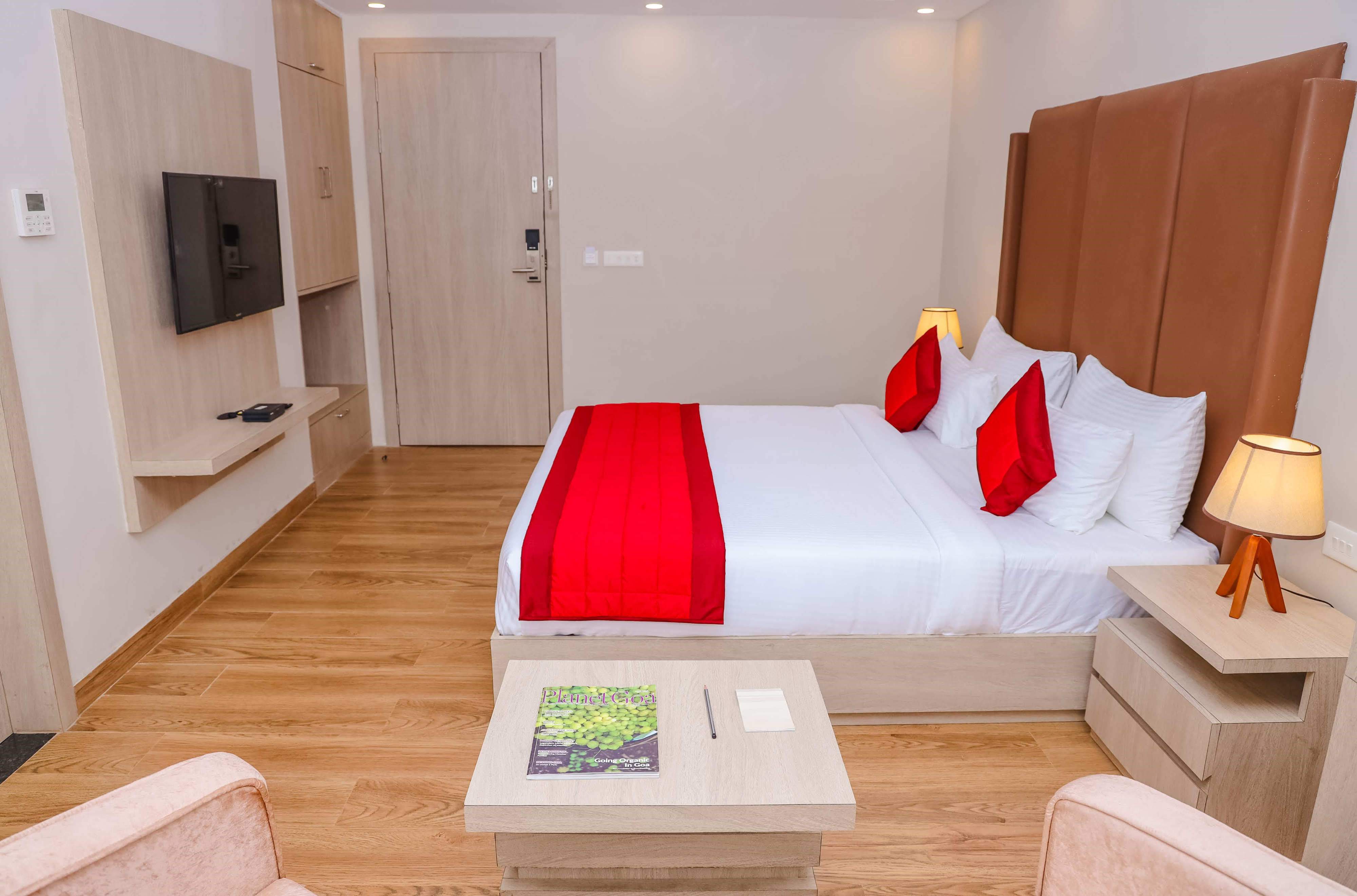 Hotel Regent Laguna - Tap to explore photos