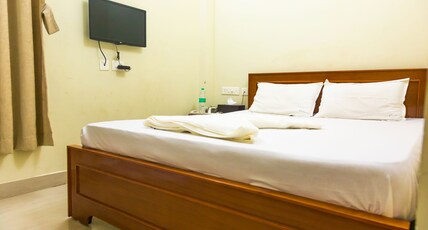THE HOTEL CHOLA INN Room Type - STANDARD