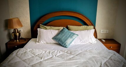 Diamond Mansion Apartments @Golf Course Road Room Type - Yukta | Entire 1BHK Apartment
