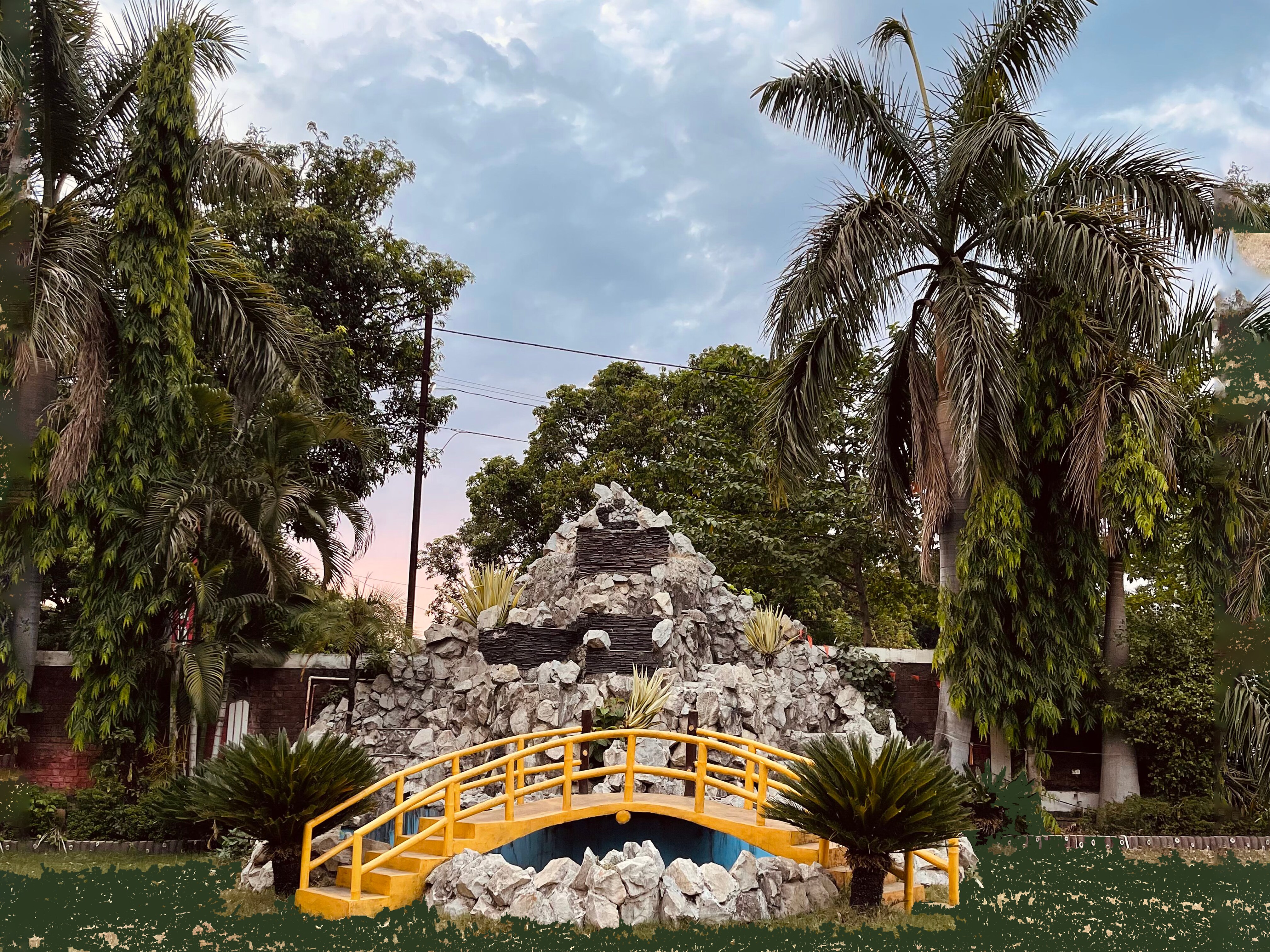 The Grand Narmada Hotel - Tap to explore photos