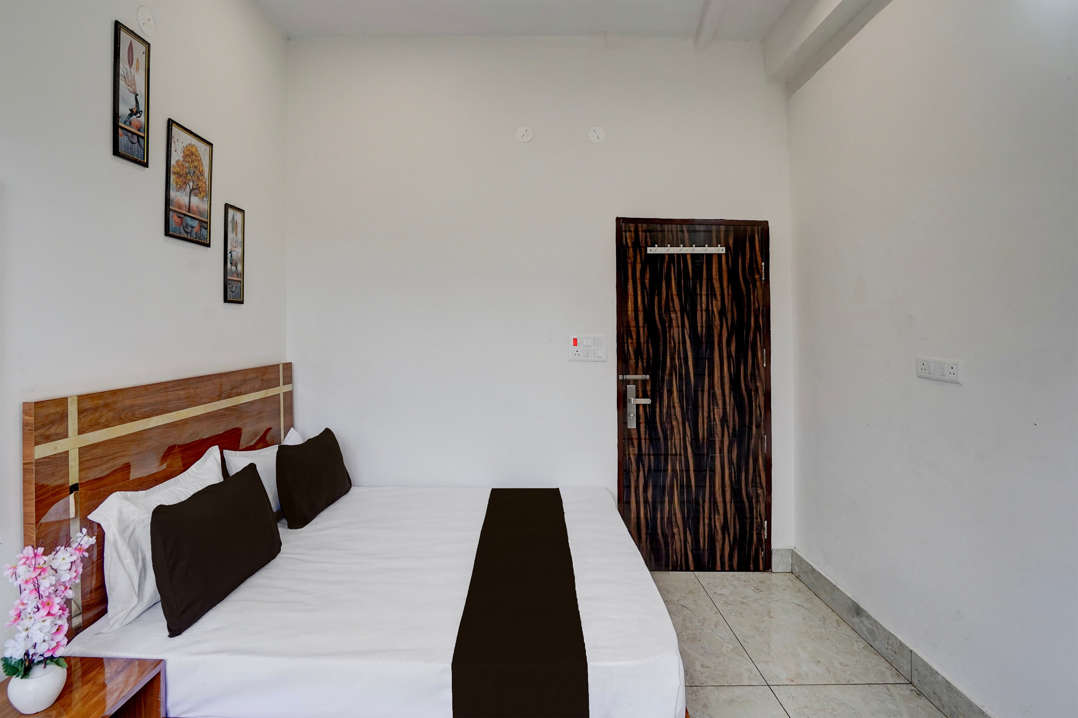 Hotel O Heaven Inn Rohtak Bus Stand - Tap to explore photos