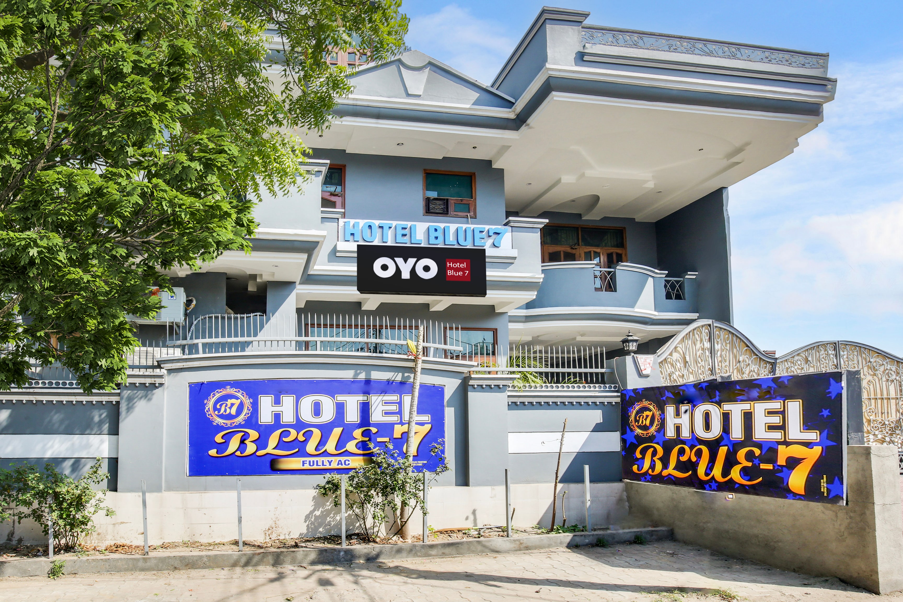 Hotel O Blue - Tap to explore photos