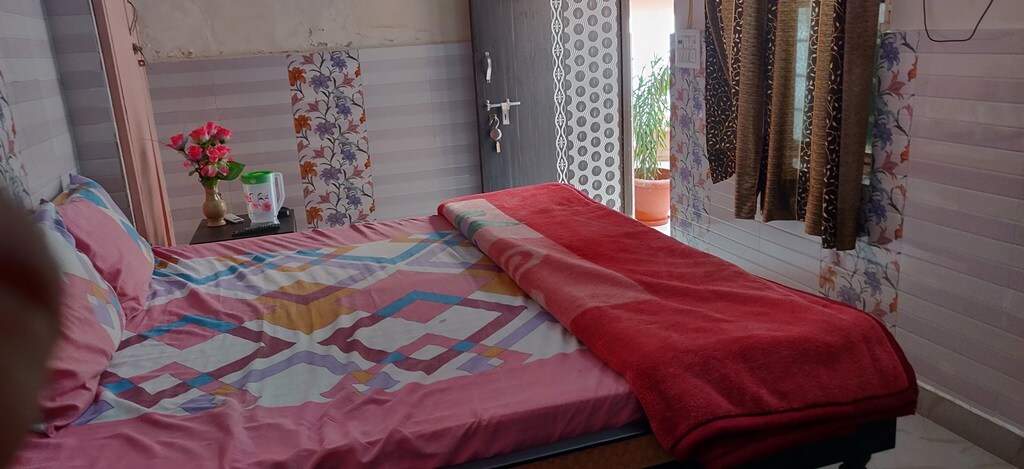 Priyanka Guest House - Tap to explore photos