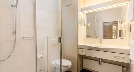 BEST WESTERN HOTEL LIPPSTADT Room Type - 2 Single Beds, Business Room, Quiet Location, Flat Screen Television, Modern Design, Full Breakfast