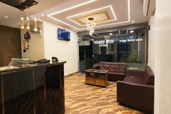 Rooms of Hotel Embassy Suites