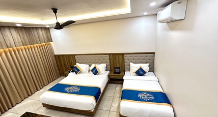 Hotel Holiston Room Type - Family Triple Bed