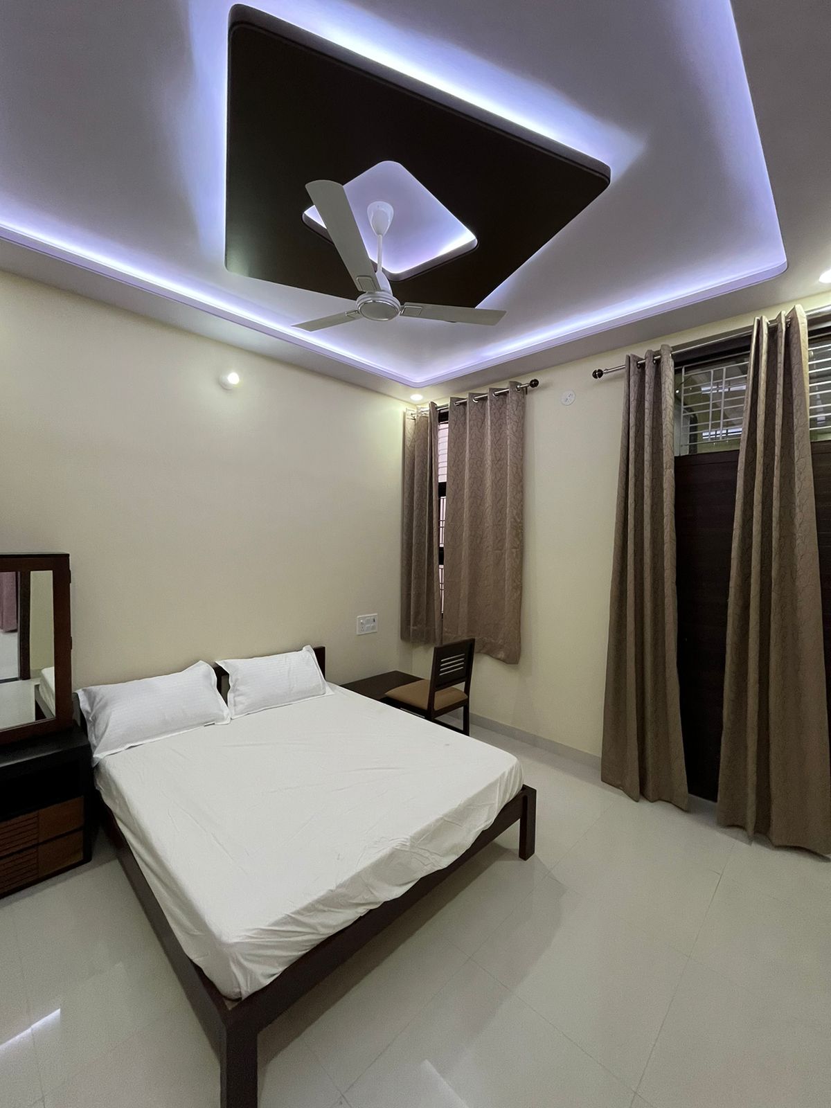 Hotel Ramas - Tap to explore photos