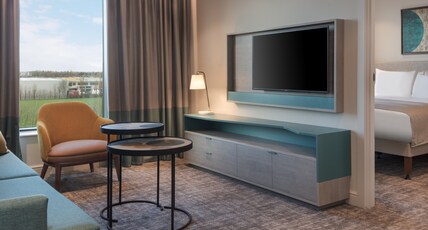 STAYBRIDGE SUITES LONDON-HEATHROW BATH ROAD Room Type - 1 King Bed 1 Bedroom Suite