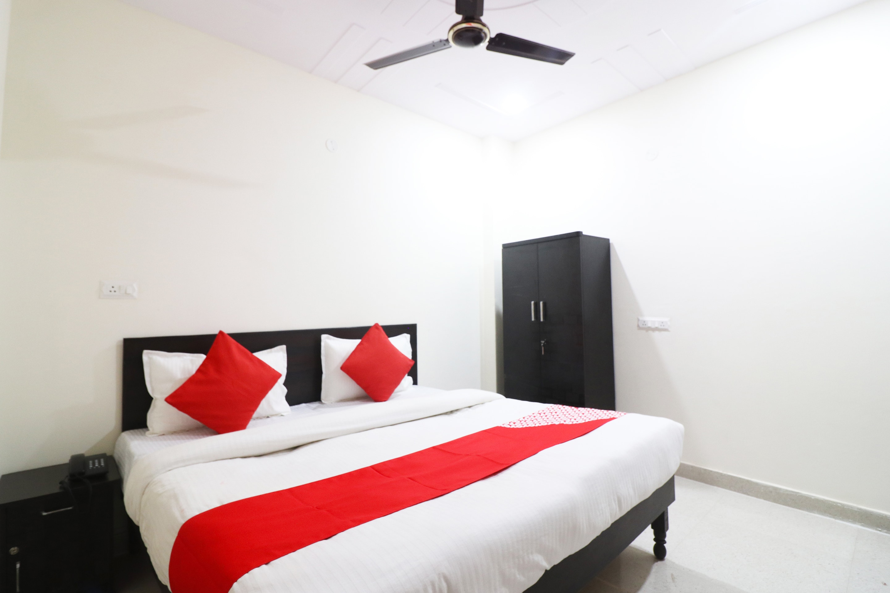 Hotel O AMANTRA RESIDENCY - Tap to explore photos