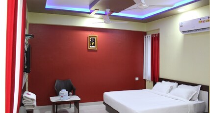 Hotel Atithi Bhawan by Sky Stays Room Type - Super Deluxe AC Dhwajaji Room
