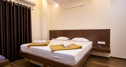 Hotel Ranjan Deluxe Room Type - Deluxe Ac Room