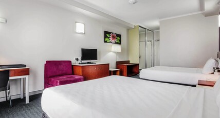 Novotel Darwin Airport Room Type - Pool View Twin Queen Room