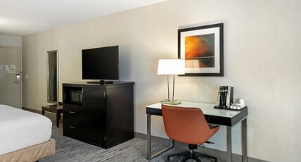 Holiday Inn Express Colton Room Type - 1 King Standard