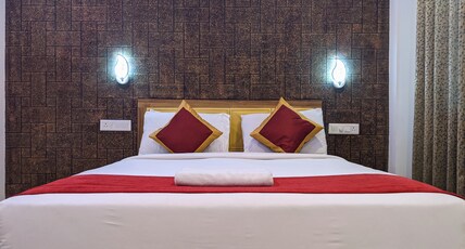 Hotel Feathers Room Type - Deluxe Room