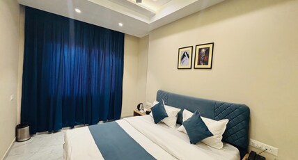 MG Plaza Hotel Room Type - Super Deluxe Room