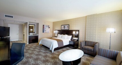 DoubleTree by Hilton Hotel Binghamton Room Type - 1 KING BED CORNER NONSMOKE