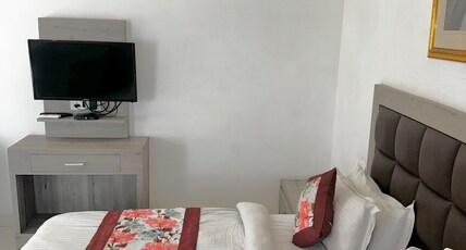 R Cottage Studio Rooms Room Type - Premium Cottage with Kitchen